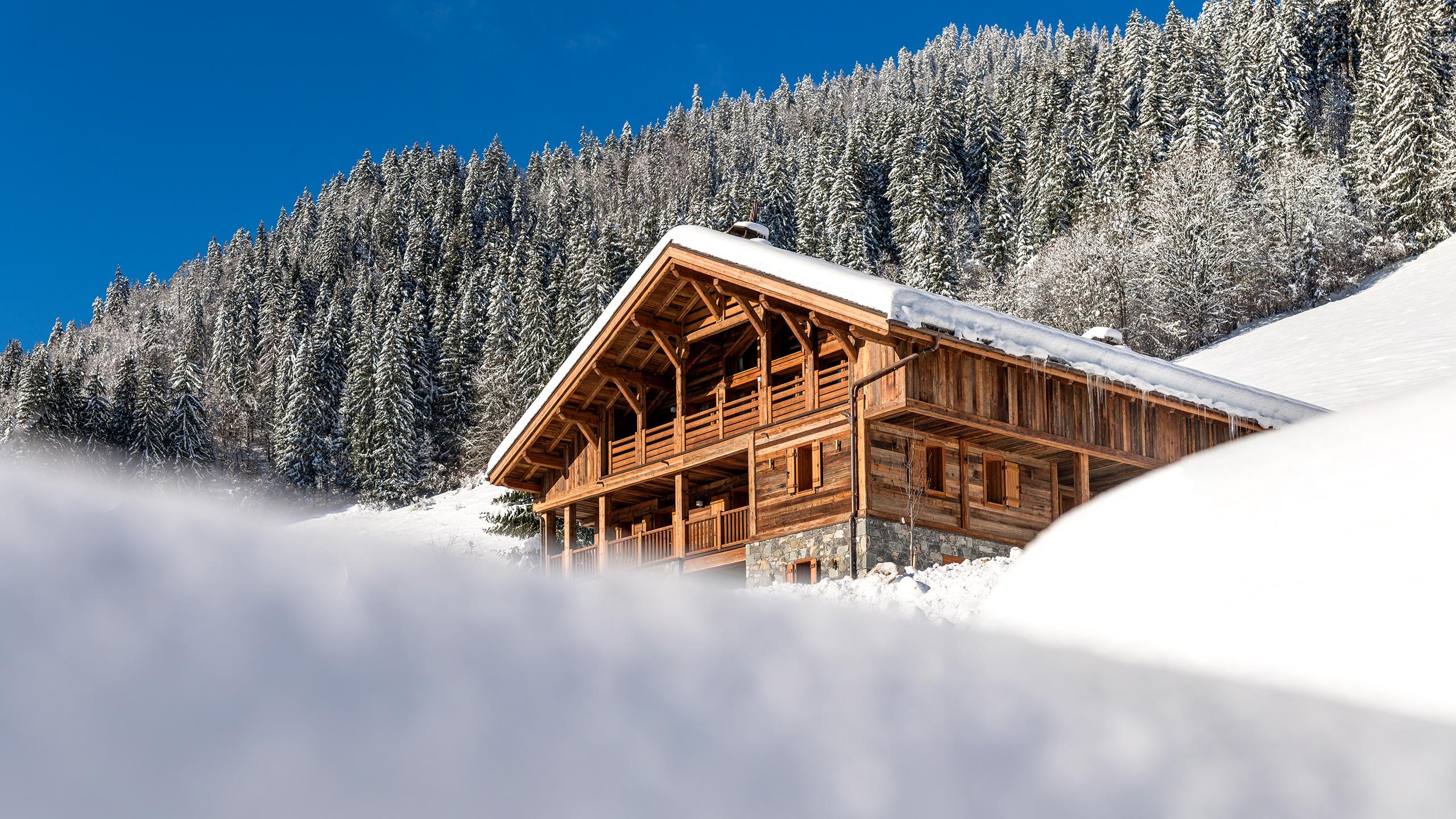 Vue extérieure de La ferme de Juliette au Grand-Bornand en hiver