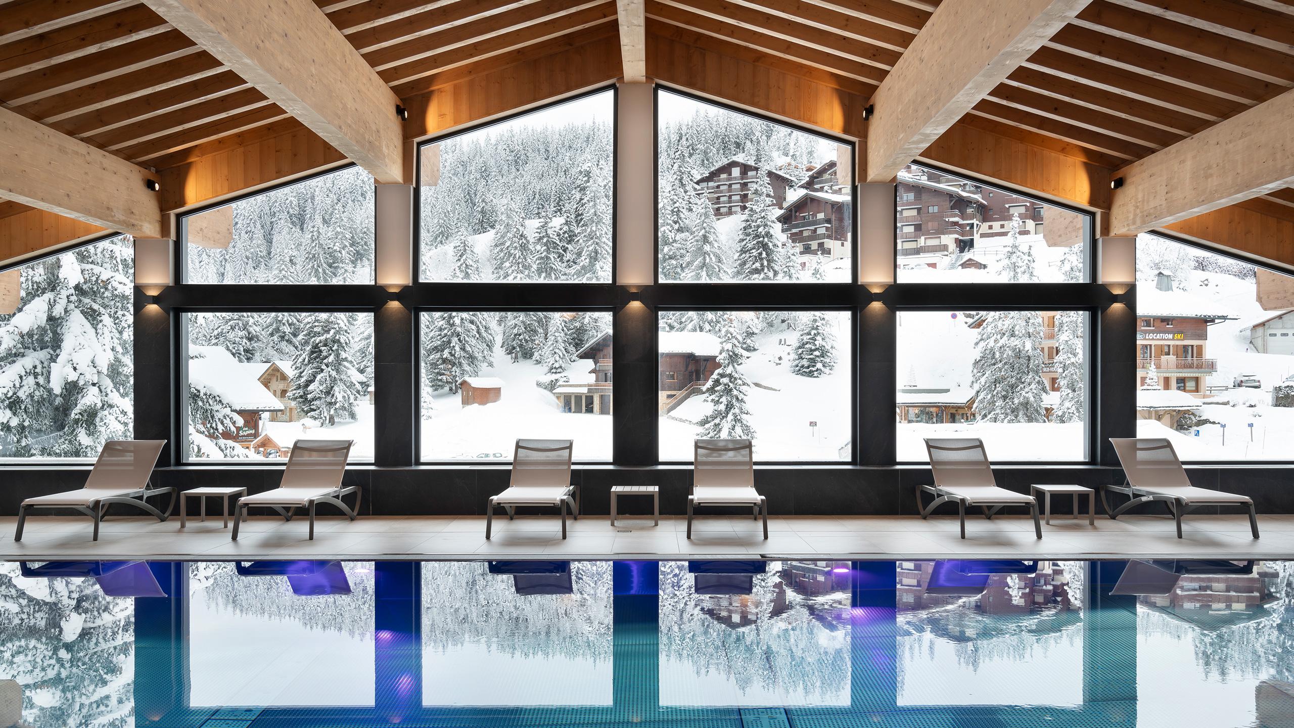 Piscine chauffée du Hameau de l'Ours à Manigod La Croix Fry