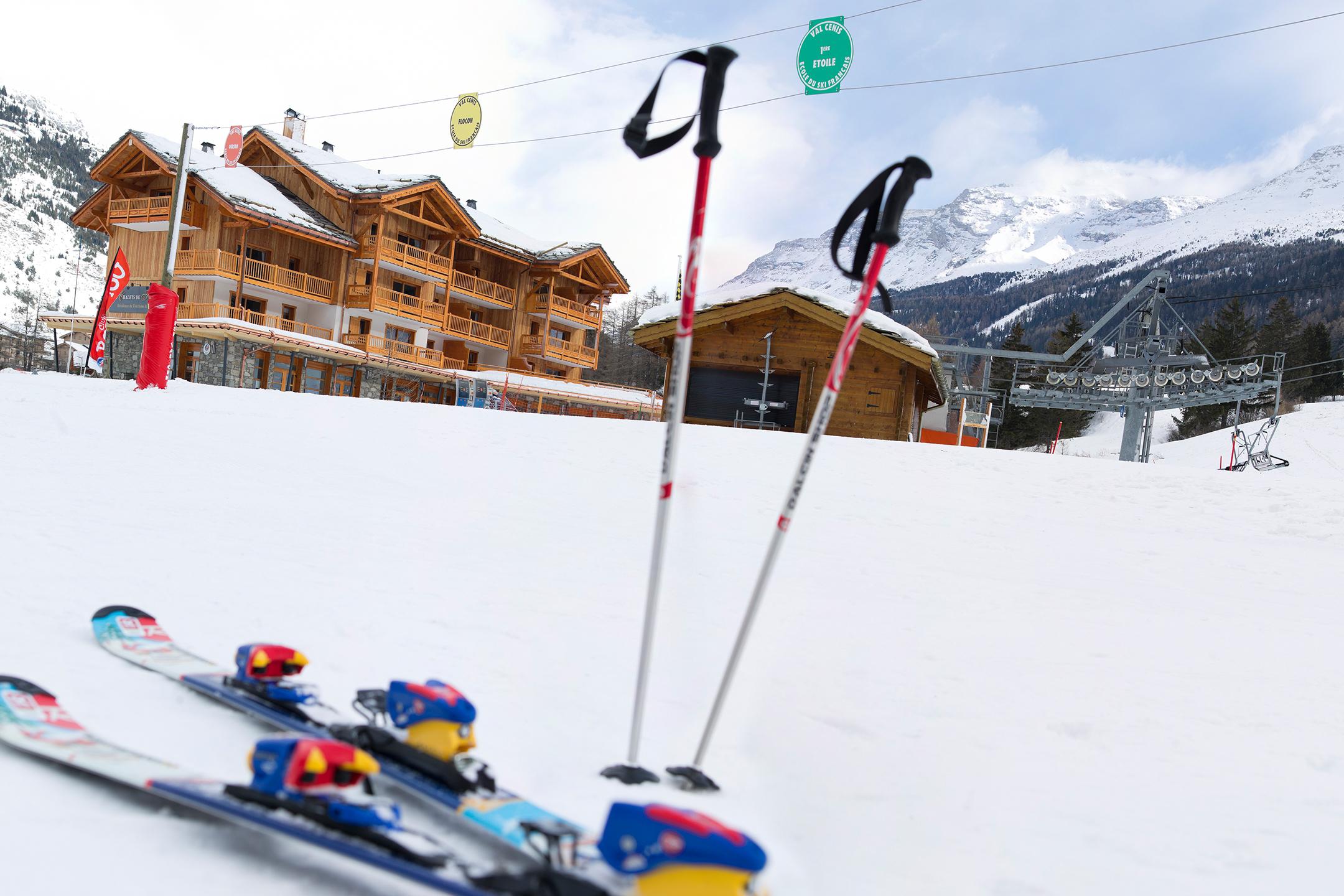 skis sur les pistes de Val-Cenis
