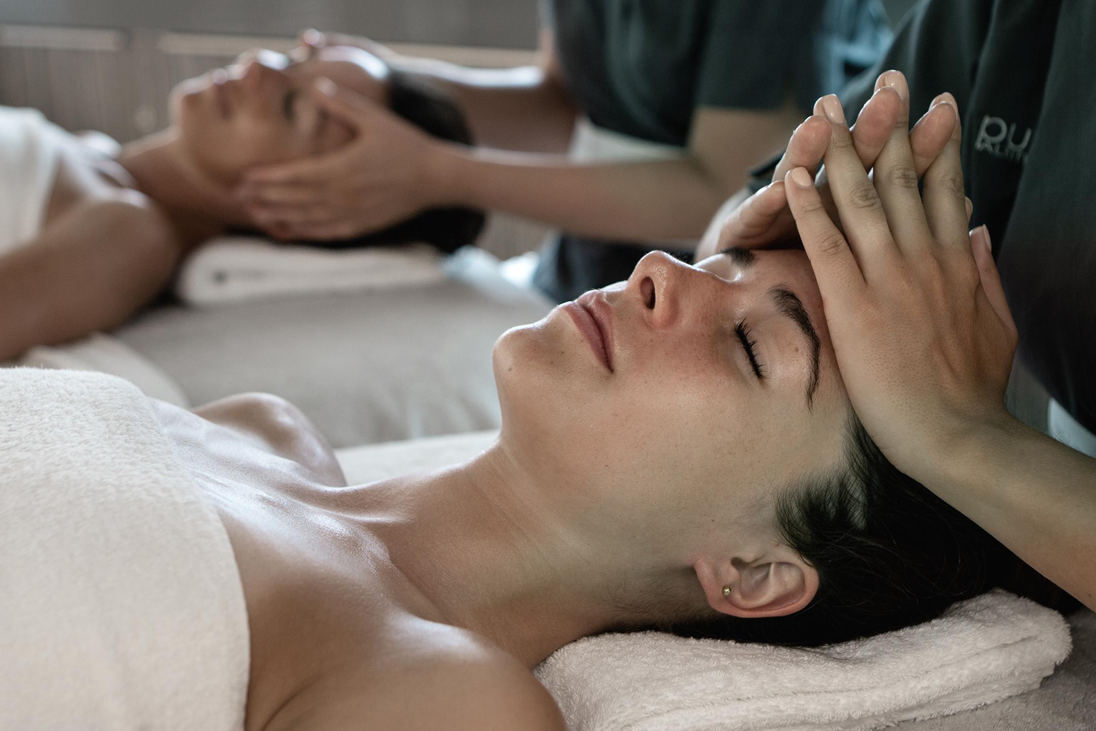 Salle de soins disponible dans l'espace bien-être des Chalets de Flambeau à Val-Cenis